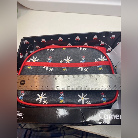 Disney MINNIE MOUSE * 2 Pc Set * Camera Bag * Dangle Key Chain Crossbody NEW Box - Picture 8 of 9